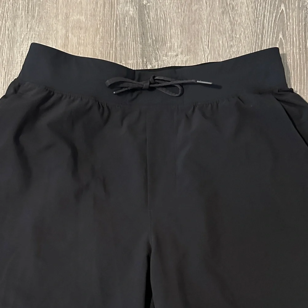 Lululemon Medium THE Short Linerless Men's Black Lightweight Gym Athletic Shorts - Picture 4 of 8